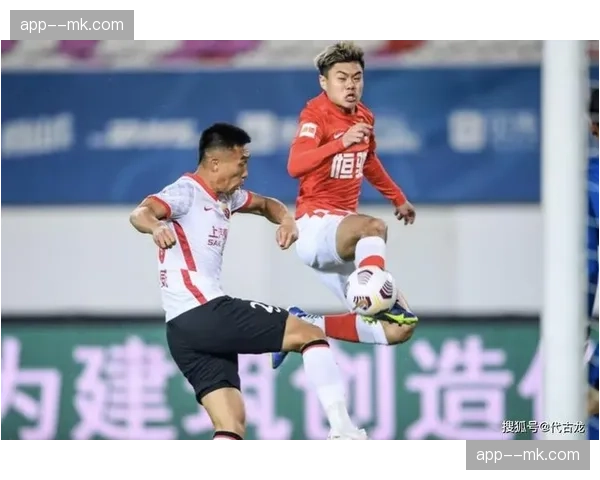 泰山高空球对抗成功率波动 三中卫体系适应期面临挑战